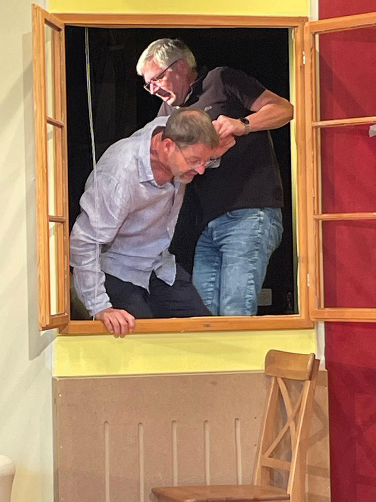 Bild ansehen Theater Drami Nüeri: «Der Killer und die Nervensäge» Komödie von Francis Veber (Regie: Peter Locher)